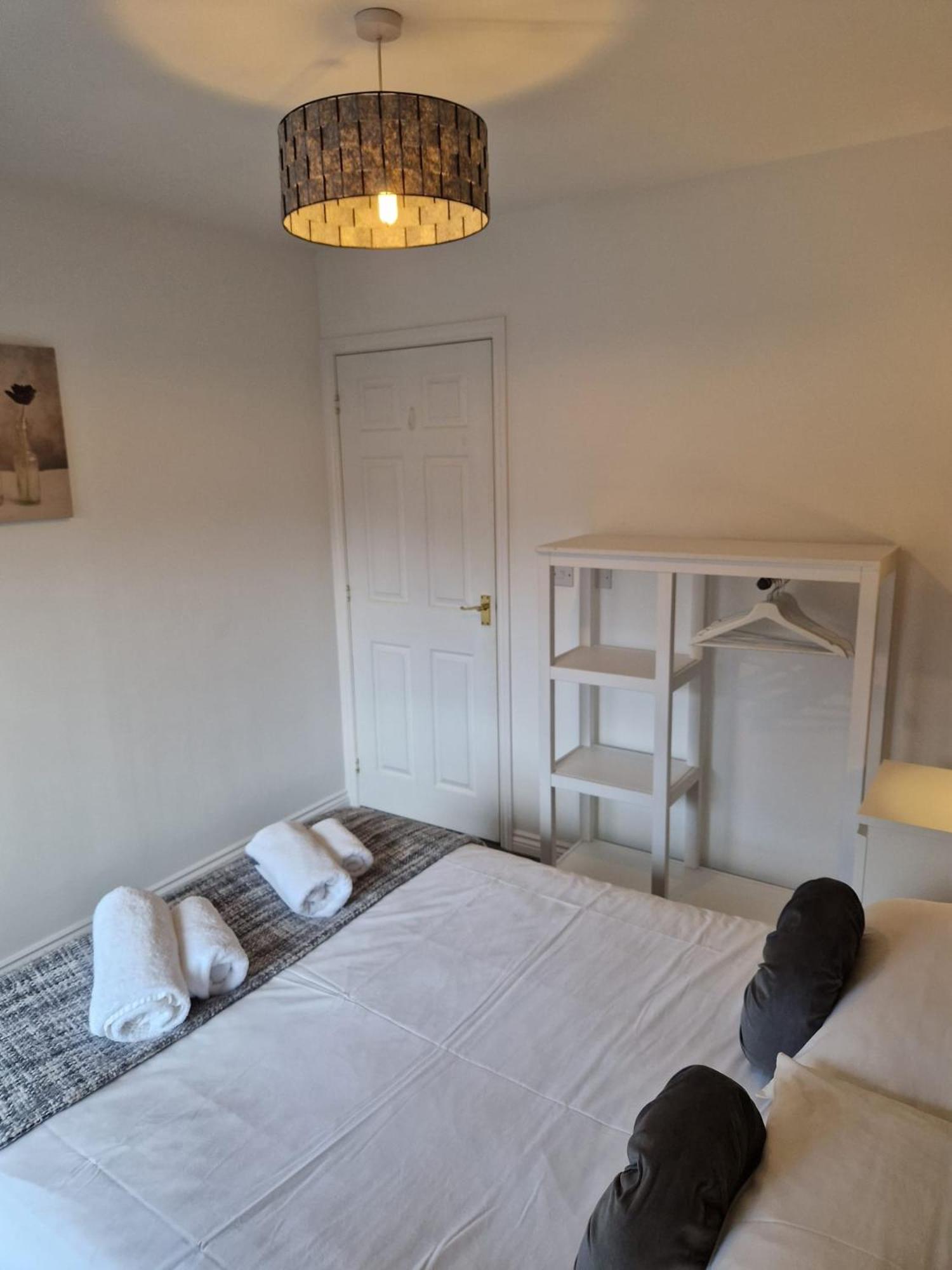 Hereford - Mayflower Coach House, Modern 2 Bedroom Property With Parking, Located South Of Hereford City, Suitable For Small Family, Couple Or Contractors - Sleeps Up To 5 Guests - Hosted By Rentmyhouse Exterior photo